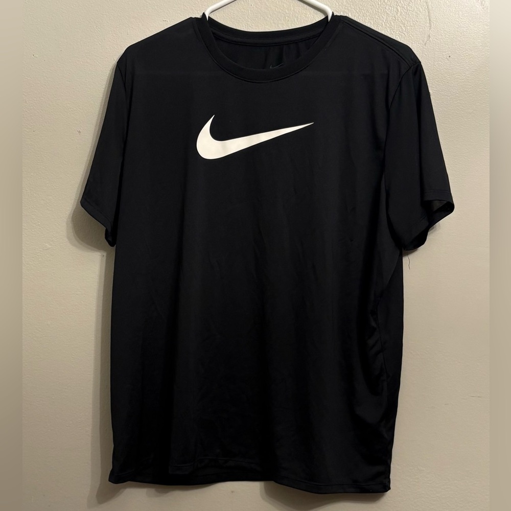 Nike women  Black Short Sleeve Tee